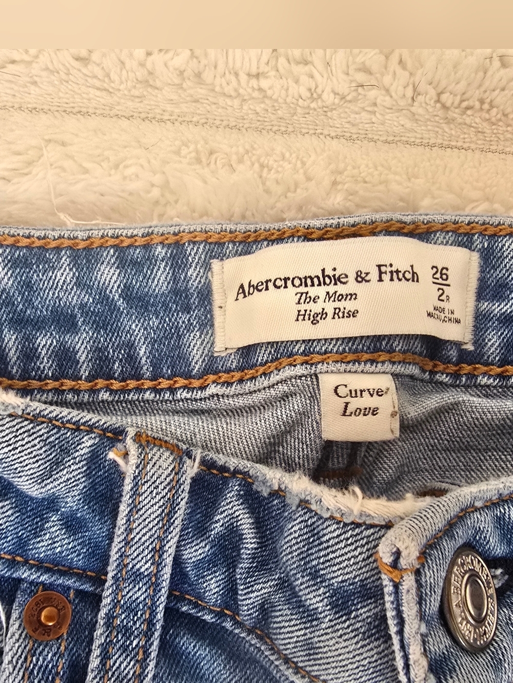 Abercrombie & Fitch, The mom high rise Jeans curve love Women's size 26 (2) - Picture 5 of 6
